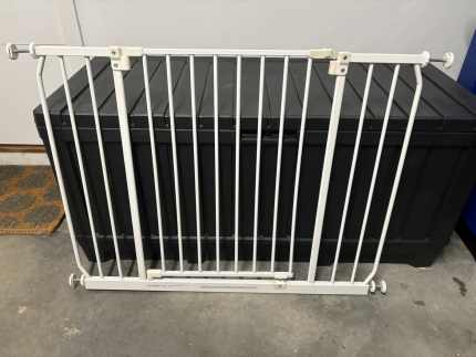 Perma extra wide baby gate 97 107cm Safety Gates in Caulfield South VIC Gumtree Australia