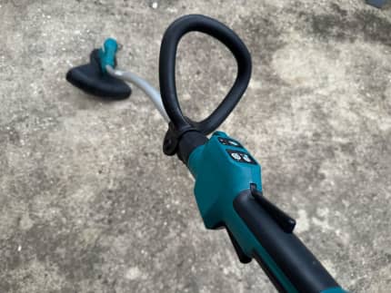 Makita 18V Brushless Whipper Snipper Line Trimmer with 5Ah battery