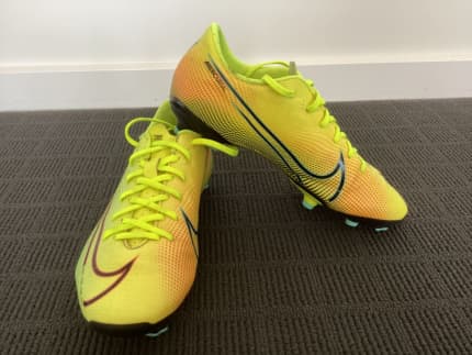 Gumtree soccer store boots