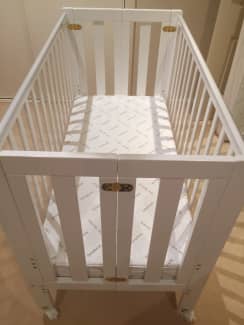 Babyhood fold 2024 n go cot