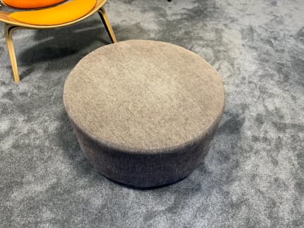 Round pouf diameter 75 cm.