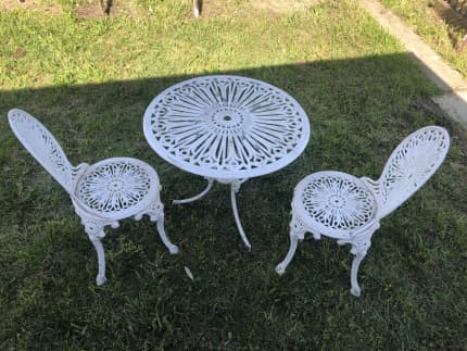 cast iron table and chairs gumtree