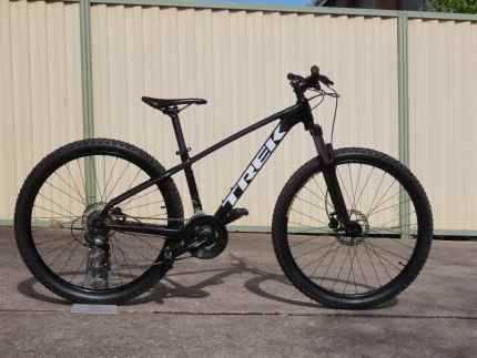 TREK MARLIN 5 DISC brake Mountain Bike 27.5 inch Medium size Men s Bicycles in Macgregor ACT Gumtree Australia