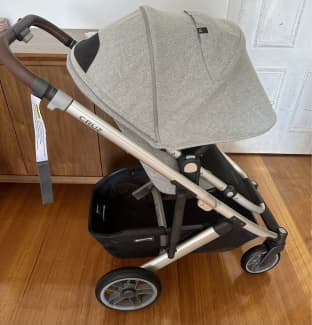 Cruz city outlet pram