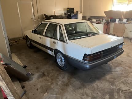 Vl commodore deals parts for sale