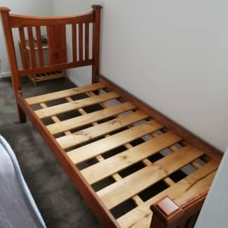 Gumtree single store bed frame