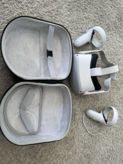 Oculus Quest 2 VR Headset 128 GB + Carrying Case