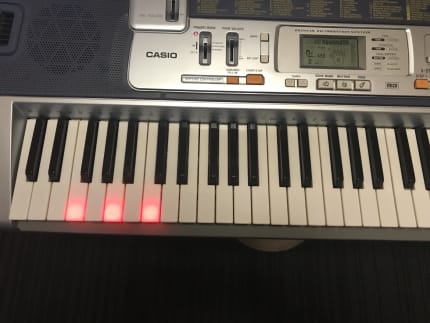 Piano casio outlet lk 110