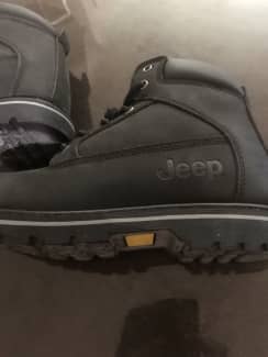 Brand new in box mens JEEP hiking/work boots US7