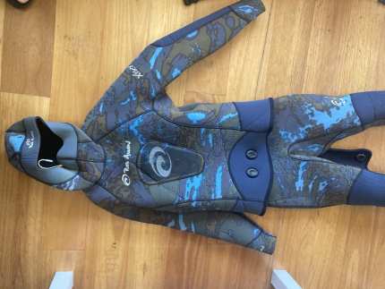 Spearfishing wetsuit 5mm small size rob Allen vintage, Fishing, Gumtree  Australia Pittwater Area - Newport