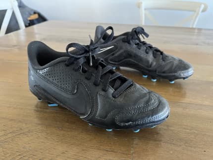 Gumtree soccer store boots