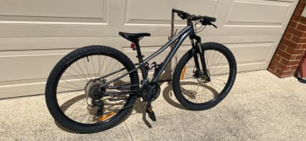 Specialized pitch hot sale australia