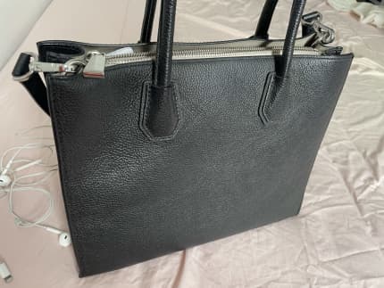 Michael kors handbags gumtree hotsell