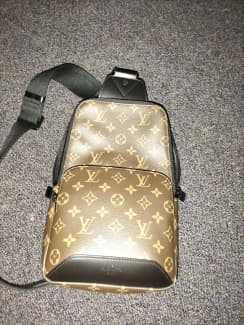 LOUIS VUITTON Dames Airplane Bag aus Canvas in Braun