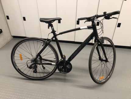 merida speeder 10 v flat bar road bike