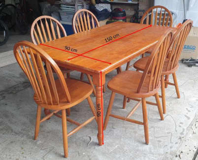 gumtree dining room table and chairs