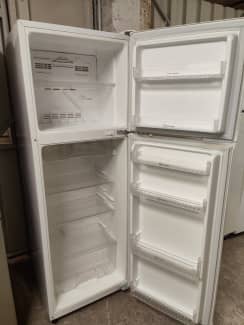 kelvinator 230 litre fridge