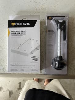 Minn Kota quick release bracket and bow mount stabilizer