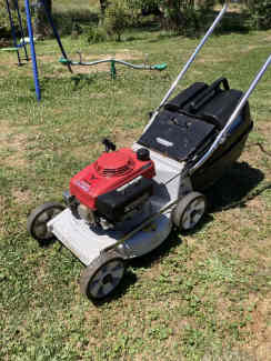 Honda HRU194 buffalo 4 stroke petrol lawn mower with catcher in VGC Lawn Mowers in Gundowring VIC Gumtree Australia