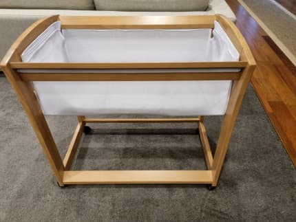 Tasman bassinet clearance baby bunting