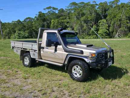 2002 TOYOTA LANDCRUISER RV (4x4) 5 SP MANUAL 4x4 C/CHAS Cairns Region Preview