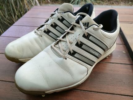 adidas walking boots terrex