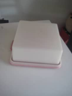 Tupperware, Kitchen, Vintage Sheet Cake Carrier By Tupperware With Handle  In Like New Condit