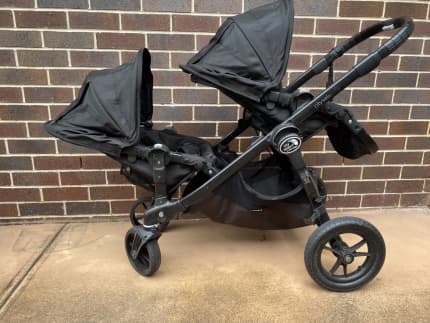 triple jogging stroller