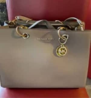 Dust bag for discount michael kors handbag