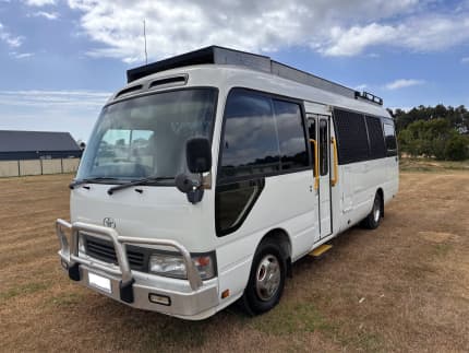 Self contained Toyota Coaster Motorhome Campervans Motorhomes