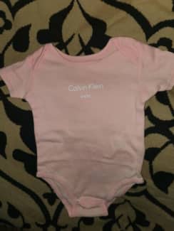 Calvin klein newborn on sale baby girl clothes