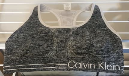 Calvin Klein Women Performance Bra, Medium size, like NEW, Carlton