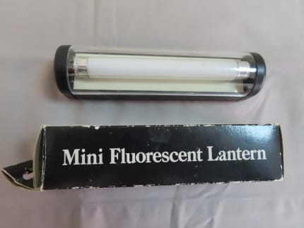 Battery powered deals fluorescent light