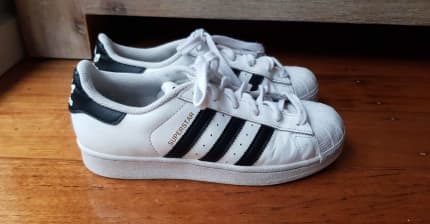 Adidas White Shoes for Boys Sizes (4+)