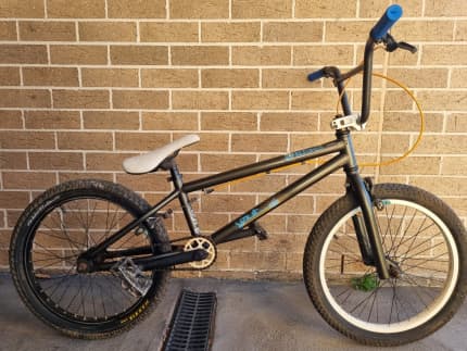 Felt vault 2024 bmx bike