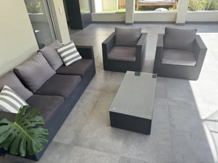 Outdoor couch online gumtree