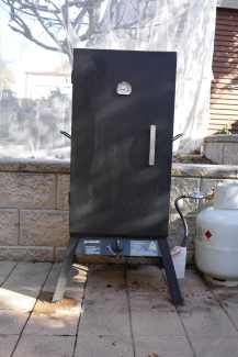 Jumbuck gas smoker best sale