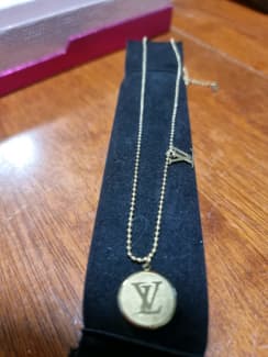 LOUIS VUITTON necklace LV catch gold silver