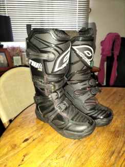 Dirt bike boots gumtree hotsell