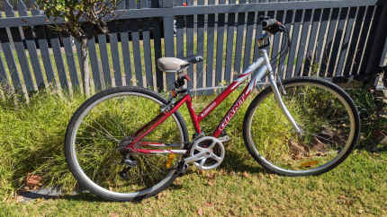 Giant elwood hybrid sales bike