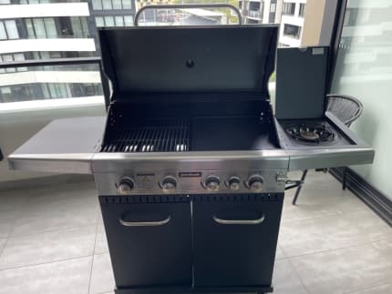 Jumbuck 4 burner hooded clearance bbq