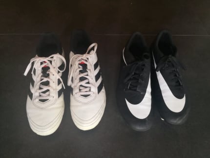 Gumtree best sale soccer boots