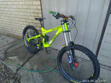 Commencal Supreme Downhill Bike Large Men s Bicycles in Kaleen ACT Gumtree Australia