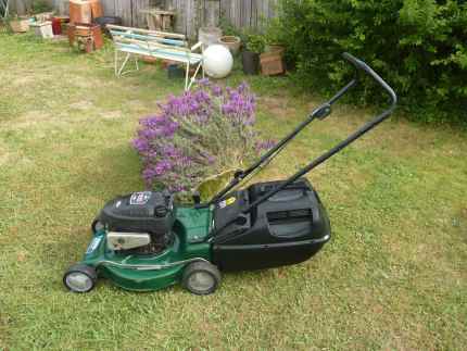 Victa 4 Stroke Lawn Mower Runs and Cuts Great Downizing Lawn Mowers in Downer ACT Gumtree Australia