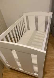 Baby bunting tasman cot best sale