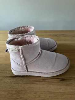 Grosby Ugg Boots Size 5 Women s Shoes in Chapel Hill QLD Gumtree Australia