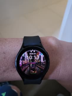 Galaxy sale watch gumtree