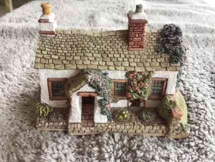 LILLIPUT LANE ROSE COTTAGE-SKIRSGILL - Collectables in St Kilda West VIC |  Gumtree Australia