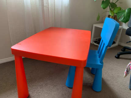 gumtree childrens table and chairs