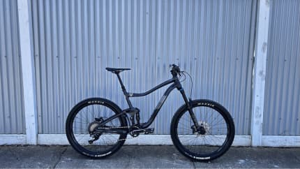 2019 Giant Trance 2 Enduro Mountain Bike Men s Bicycles